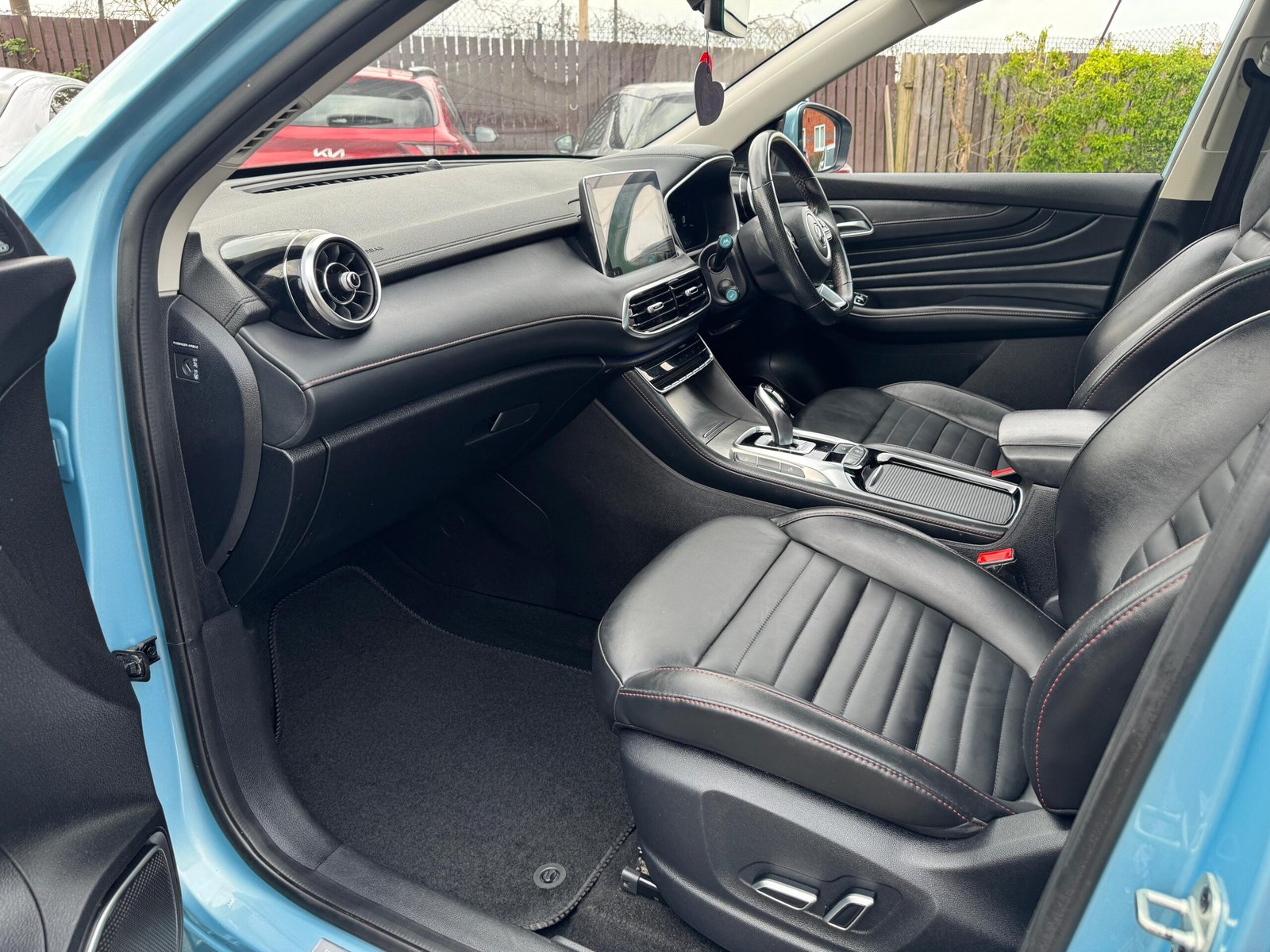 MG HS – 1.5 T-GDI 16.6 kWh Exclusive Auto