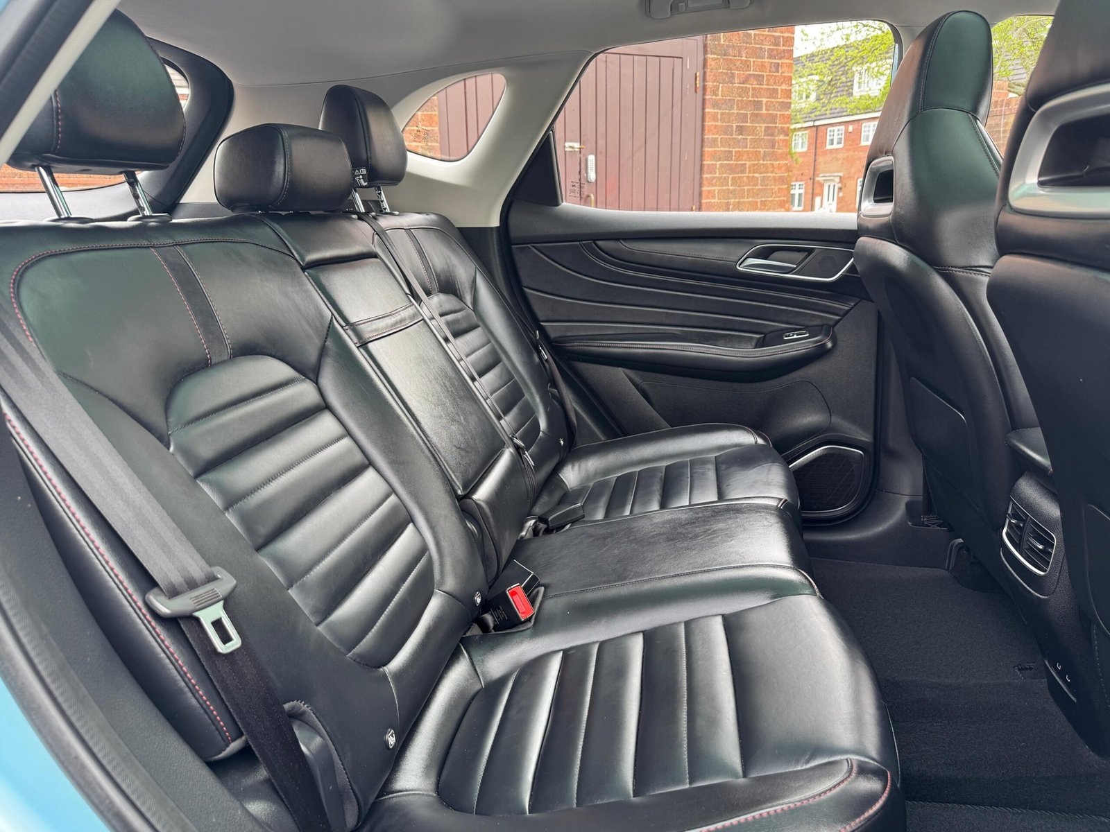 MG HS – 1.5 T-GDI 16.6 kWh Exclusive Auto