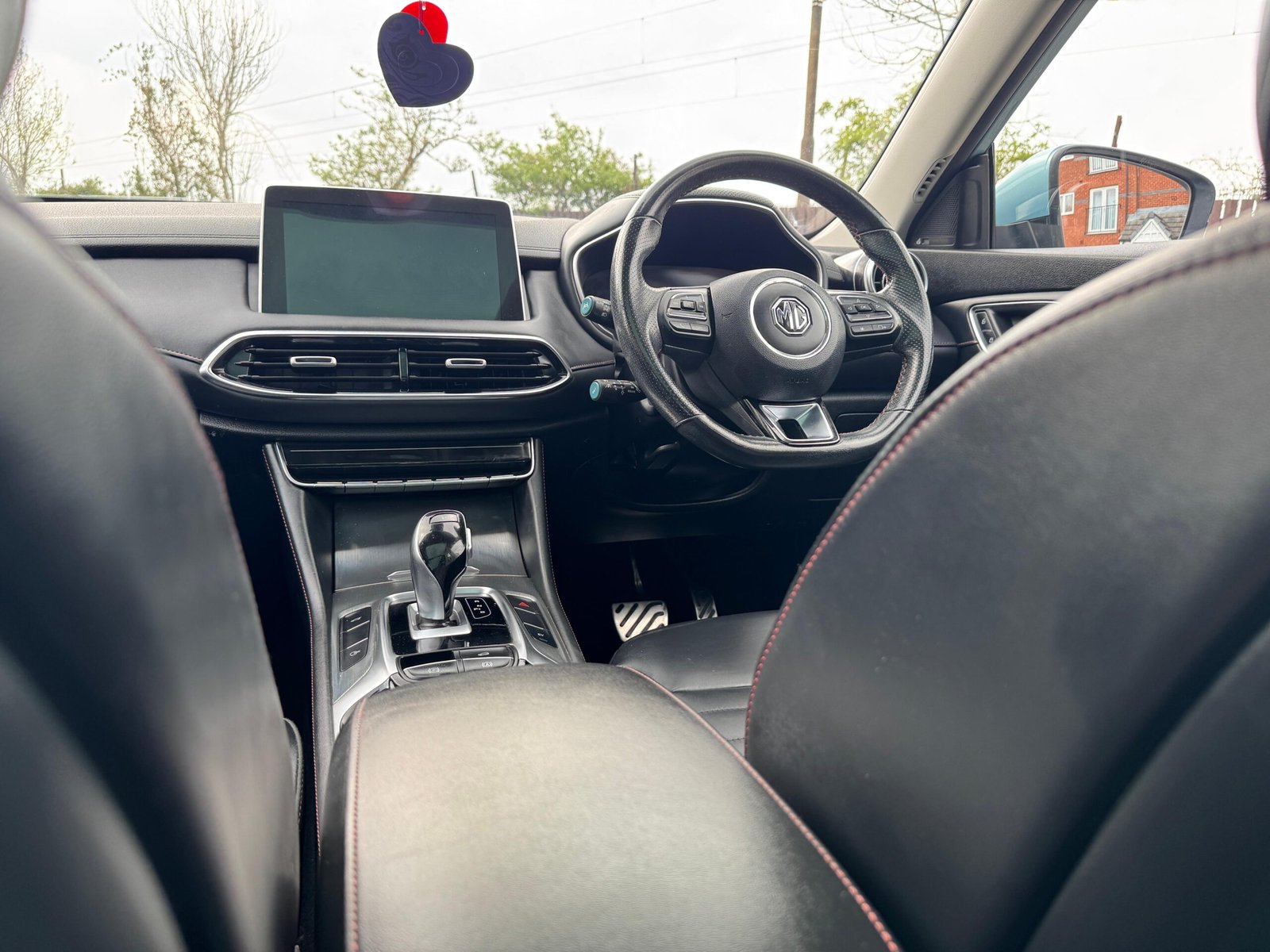 MG HS – 1.5 T-GDI 16.6 kWh Exclusive Auto