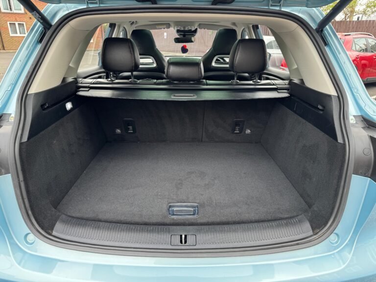 MG HS – 1.5 T-GDI 16.6 kWh Exclusive Auto