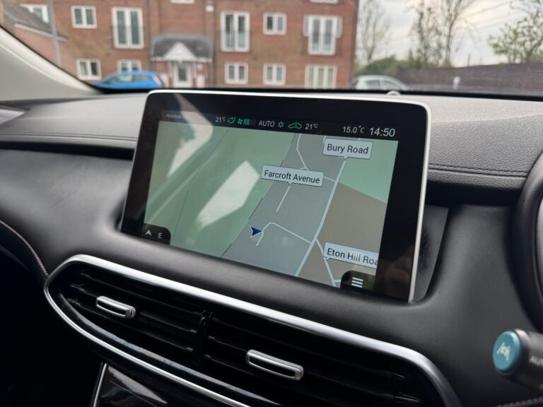 MG HS – 1.5 T-GDI 16.6 kWh Exclusive Auto