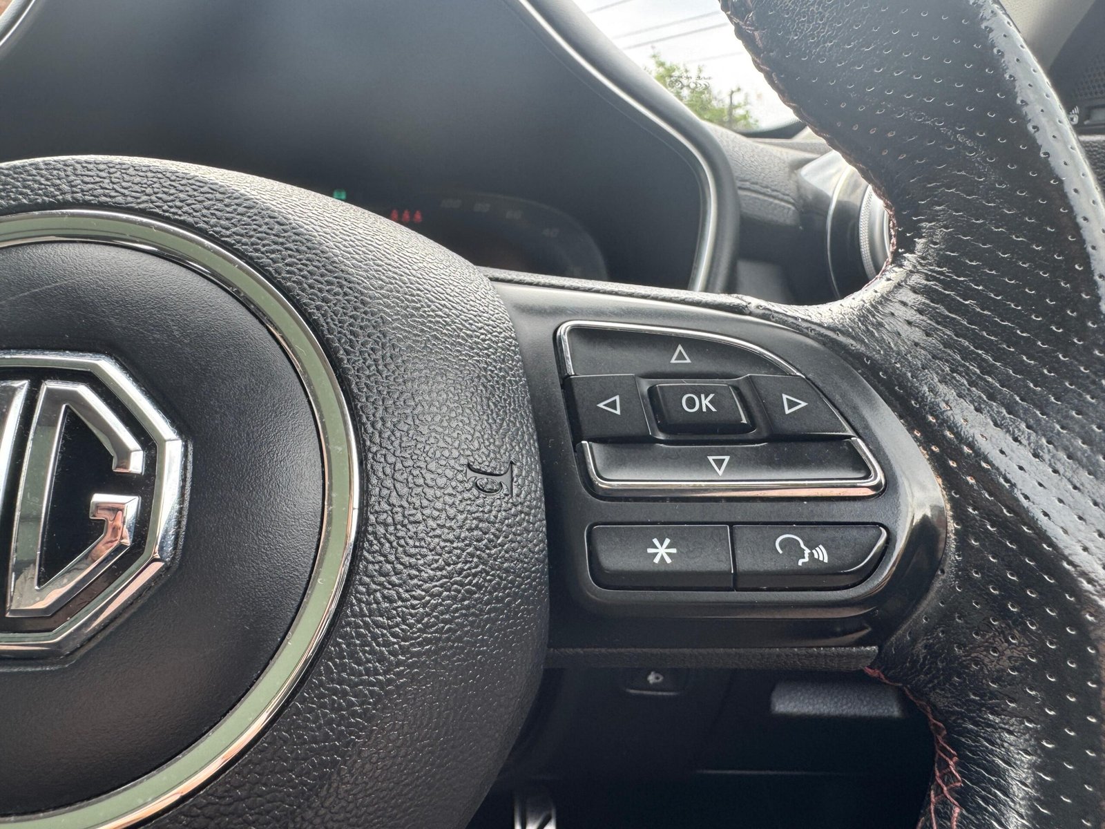 MG HS – 1.5 T-GDI 16.6 kWh Exclusive Auto