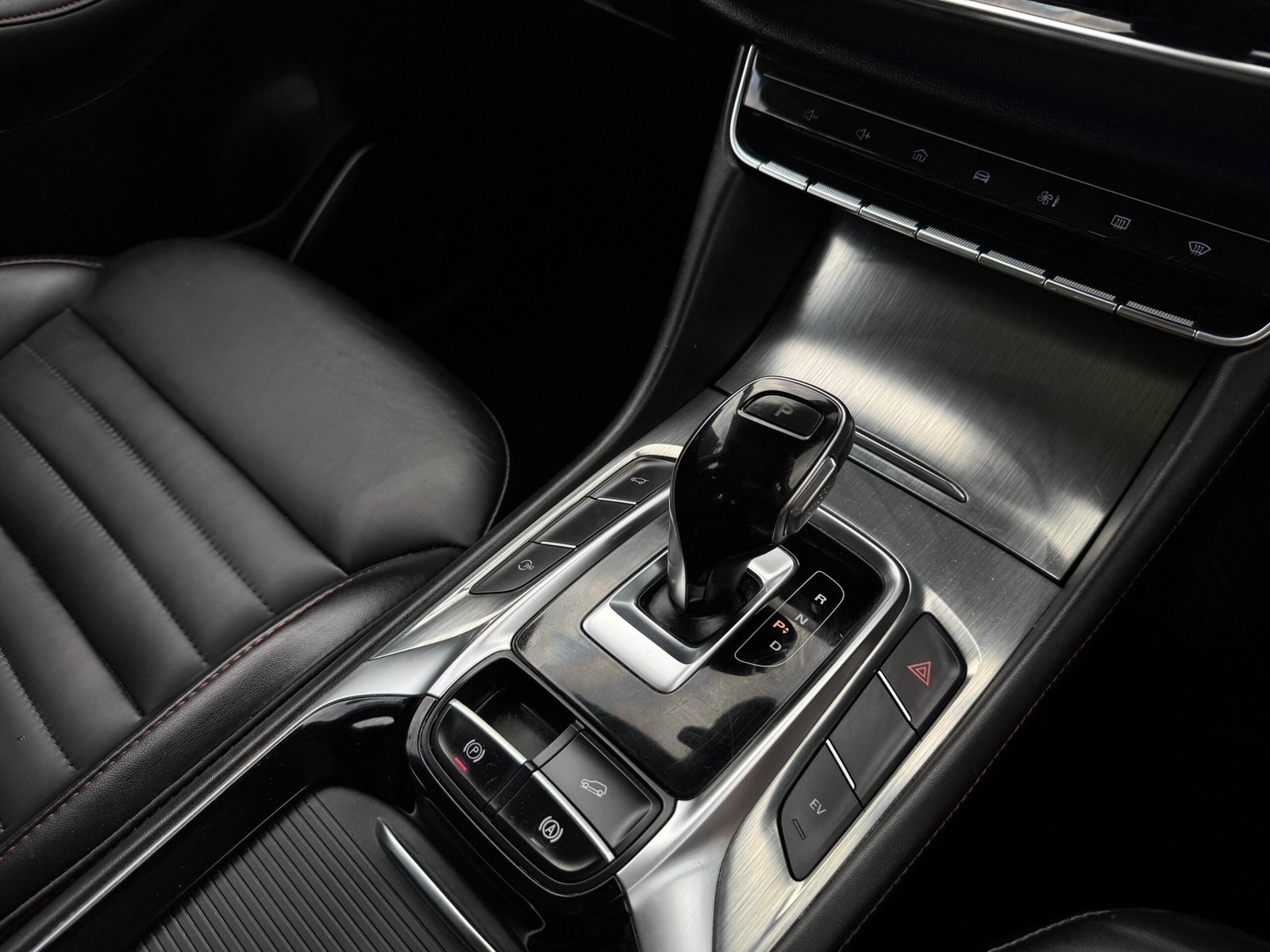 MG HS – 1.5 T-GDI 16.6 kWh Exclusive Auto