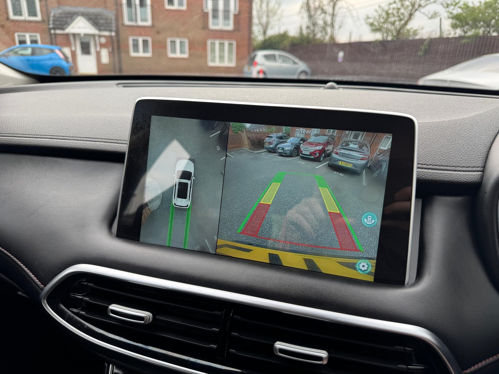 MG HS – 1.5 T-GDI 16.6 kWh Exclusive Auto