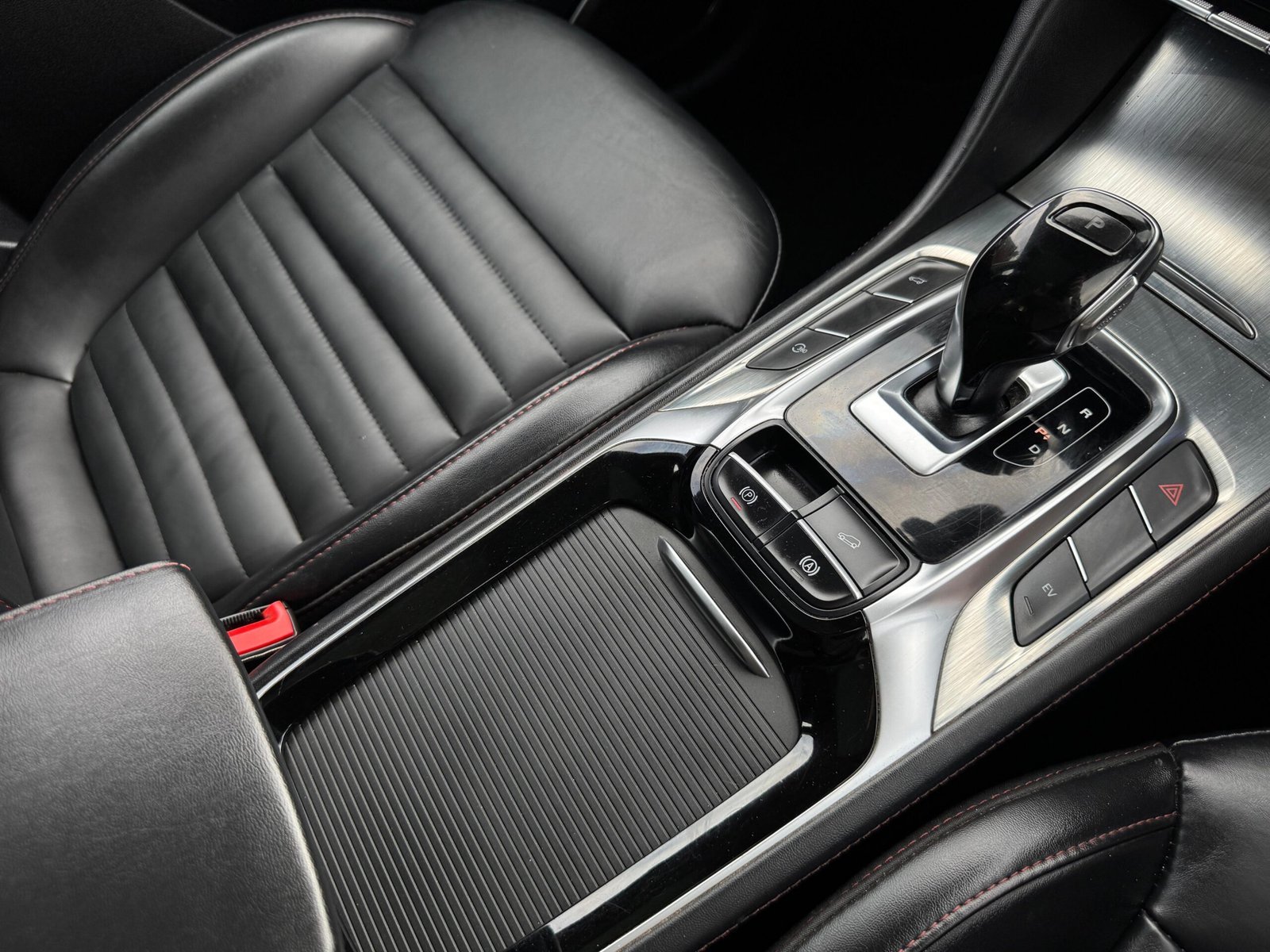 MG HS – 1.5 T-GDI 16.6 kWh Exclusive Auto