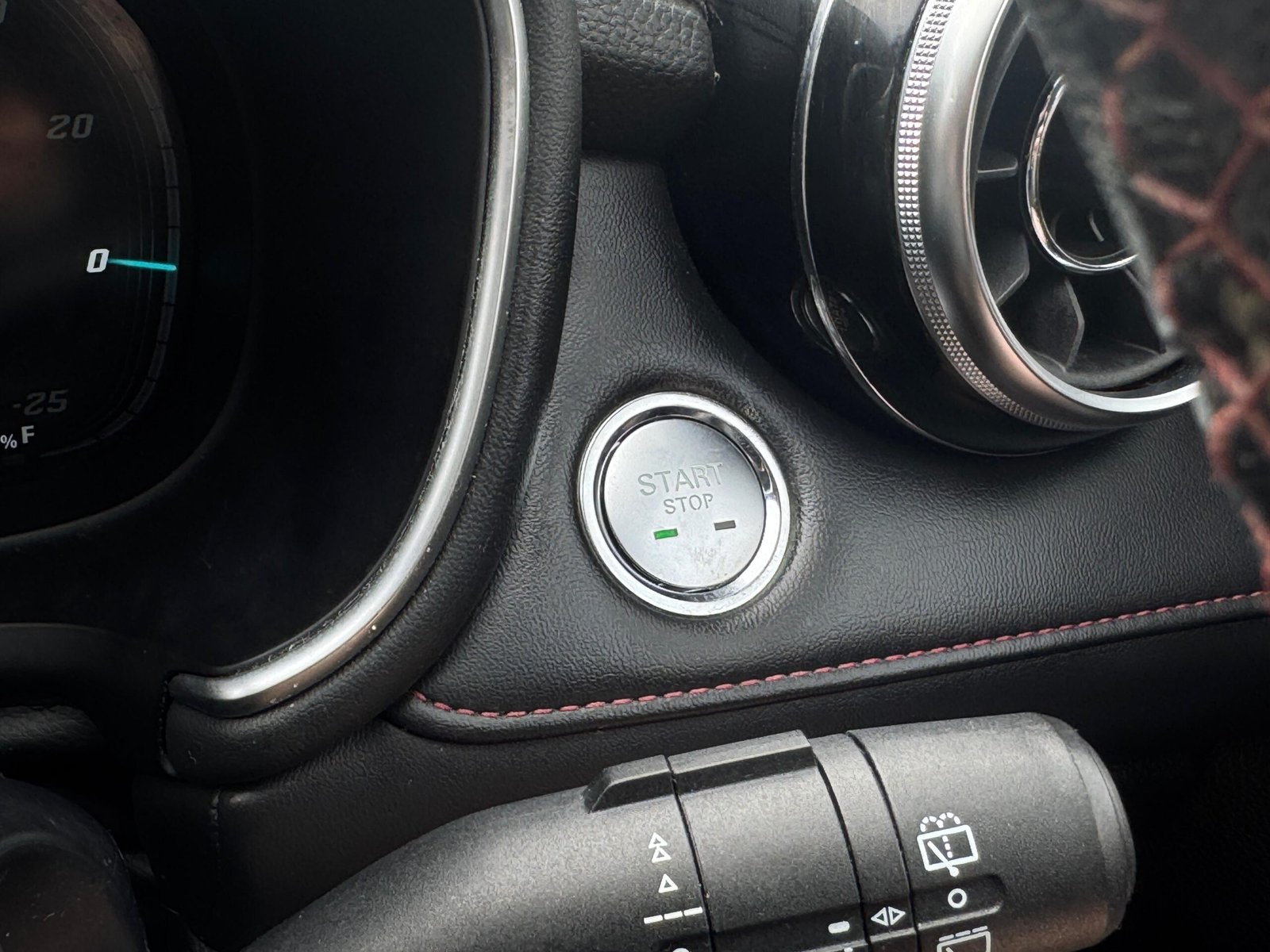 MG HS – 1.5 T-GDI 16.6 kWh Exclusive Auto