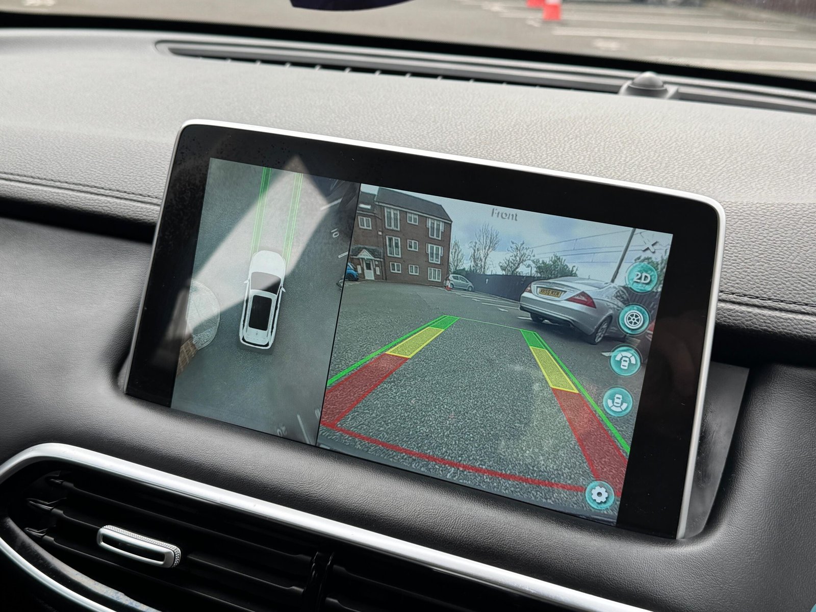 MG HS – 1.5 T-GDI 16.6 kWh Exclusive Auto