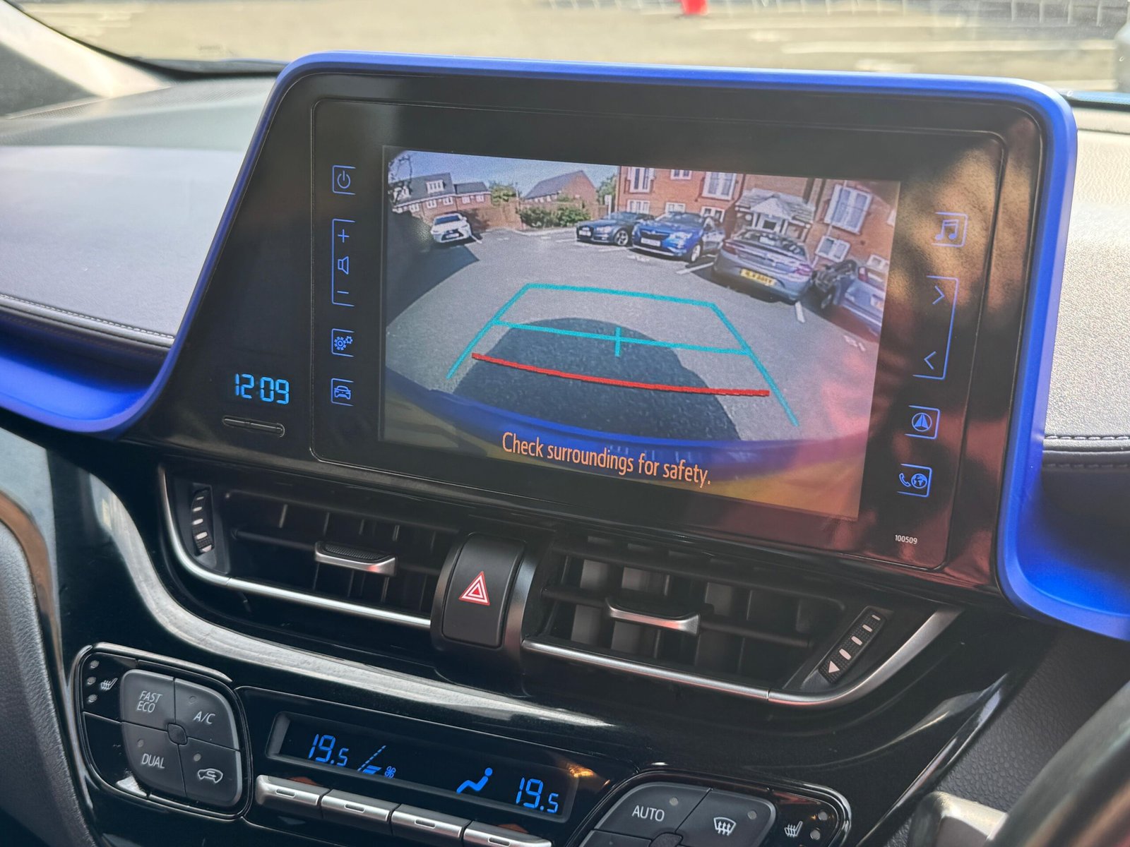 Toyota C-HR – 1.8 VVT-h Dynamic CVT