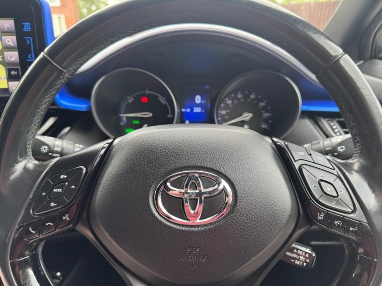 Toyota C-HR – 1.8 VVT-h Dynamic CVT