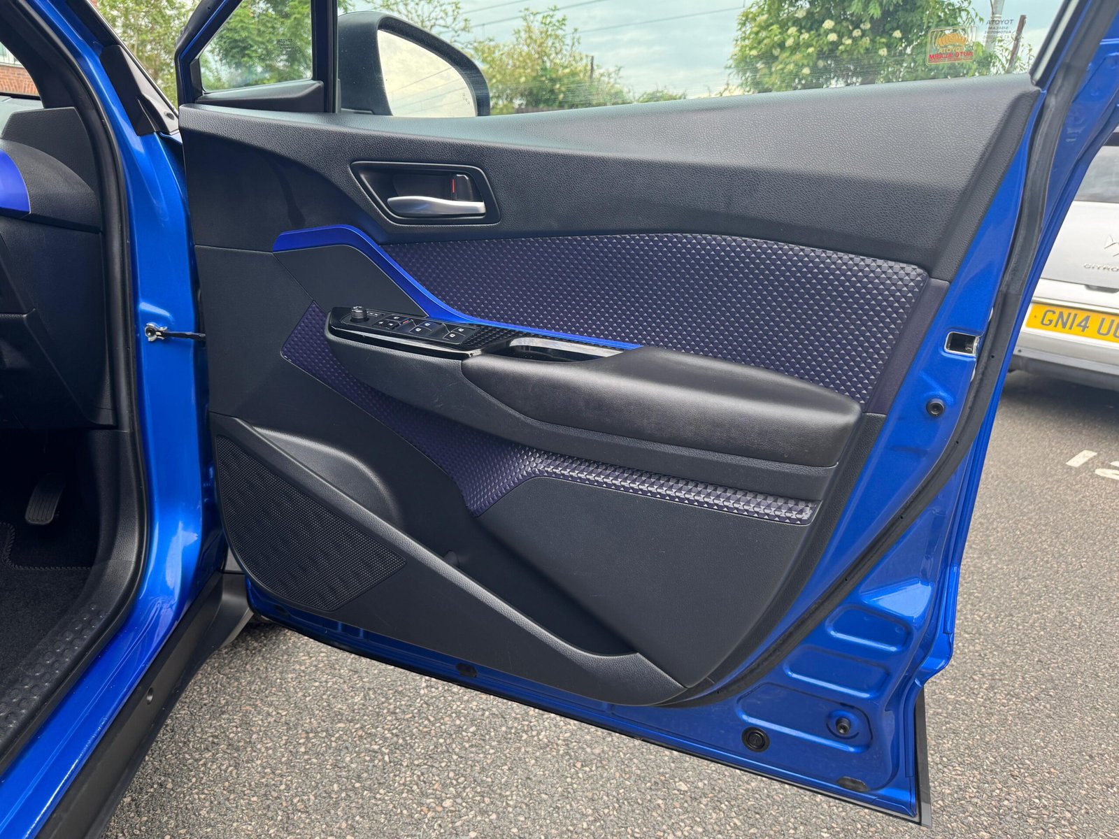 Toyota C-HR – 1.8 VVT-h Dynamic CVT