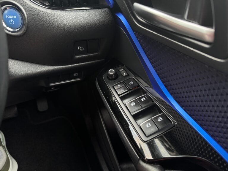 Toyota C-HR – 1.8 VVT-h Dynamic CVT