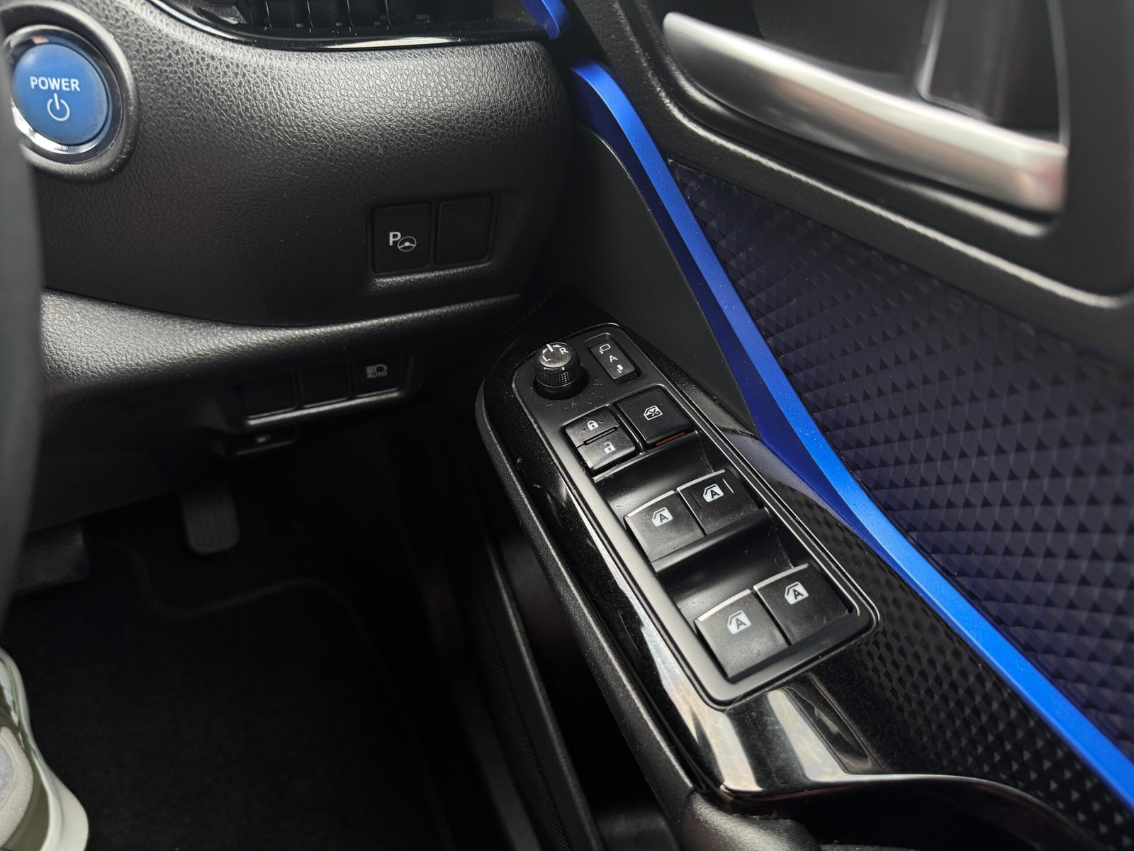 Toyota C-HR – 1.8 VVT-h Dynamic CVT