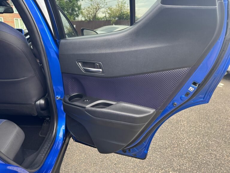 Toyota C-HR – 1.8 VVT-h Dynamic CVT
