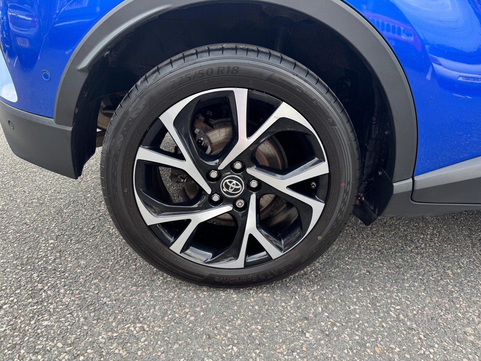 Toyota C-HR – 1.8 VVT-h Dynamic CVT