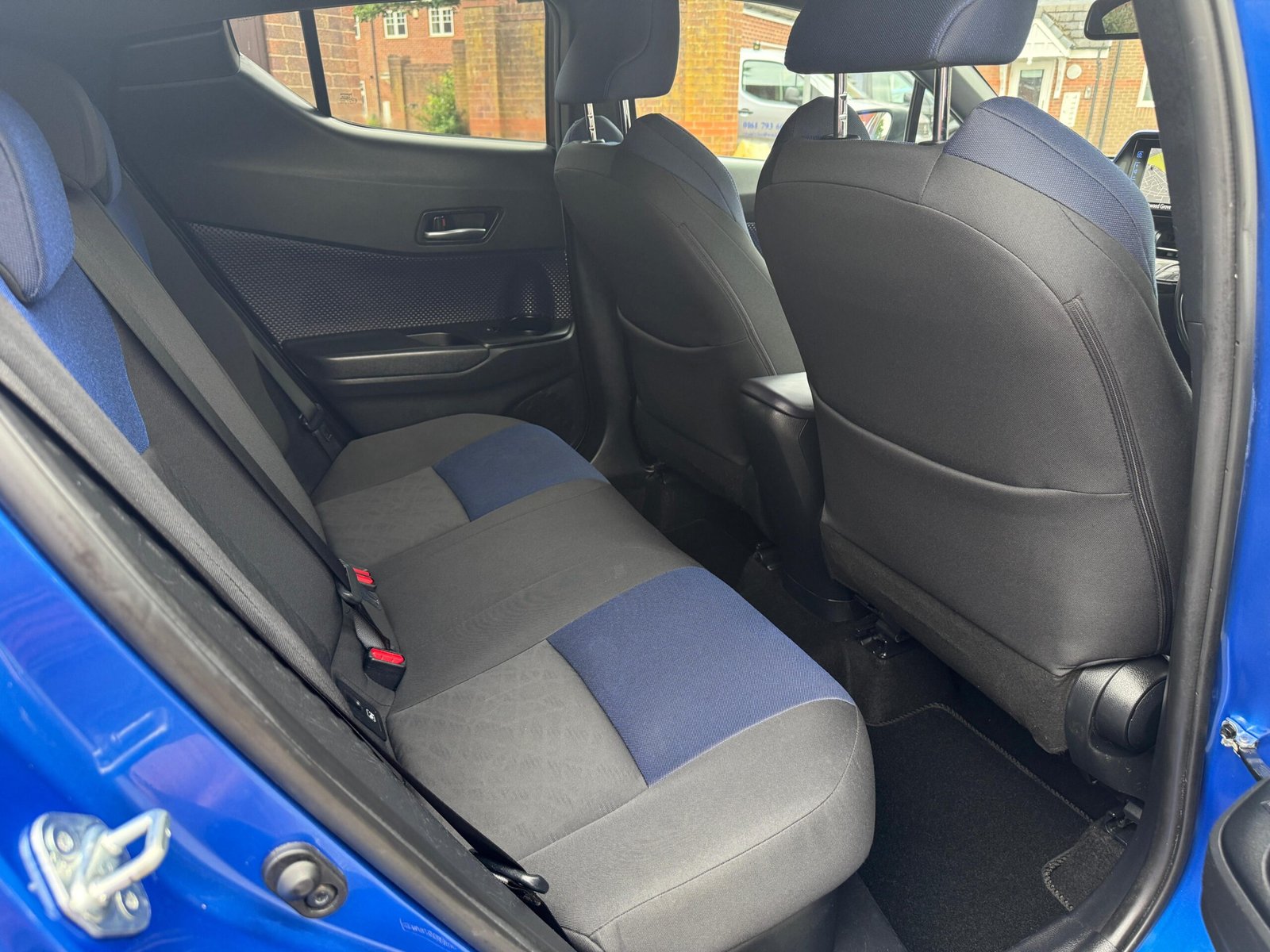 Toyota C-HR – 1.8 VVT-h Dynamic CVT