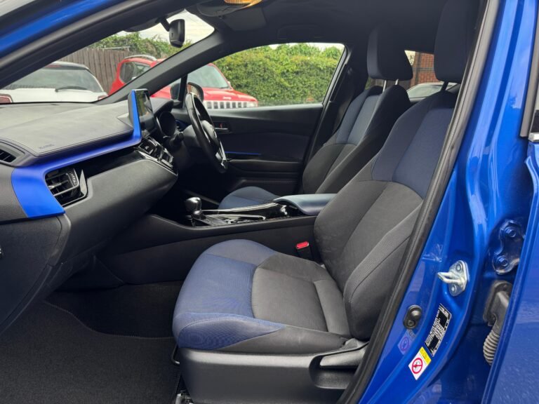 Toyota C-HR – 1.8 VVT-h Dynamic CVT
