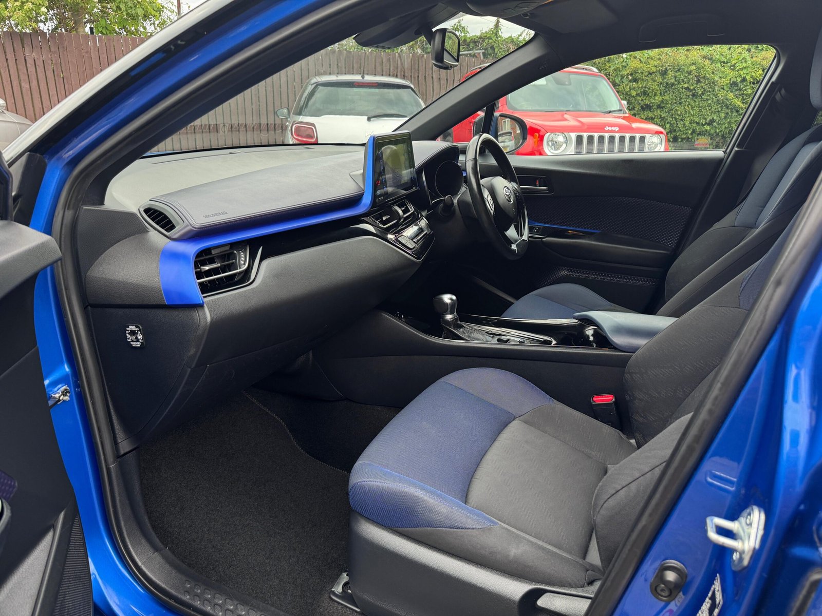 Toyota C-HR – 1.8 VVT-h Dynamic CVT