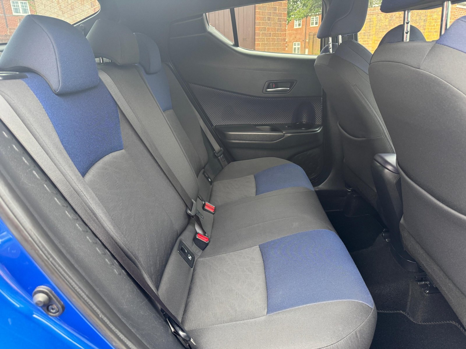 Toyota C-HR – 1.8 VVT-h Dynamic CVT