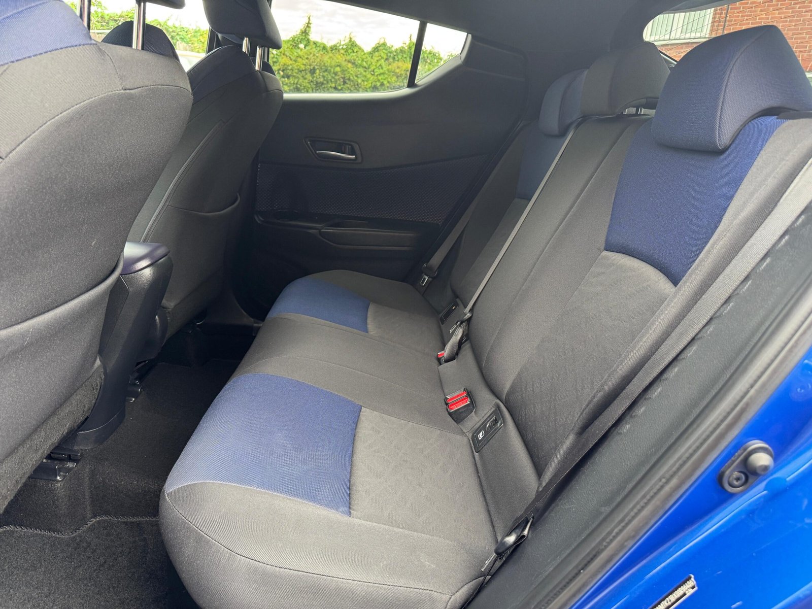 Toyota C-HR – 1.8 VVT-h Dynamic CVT