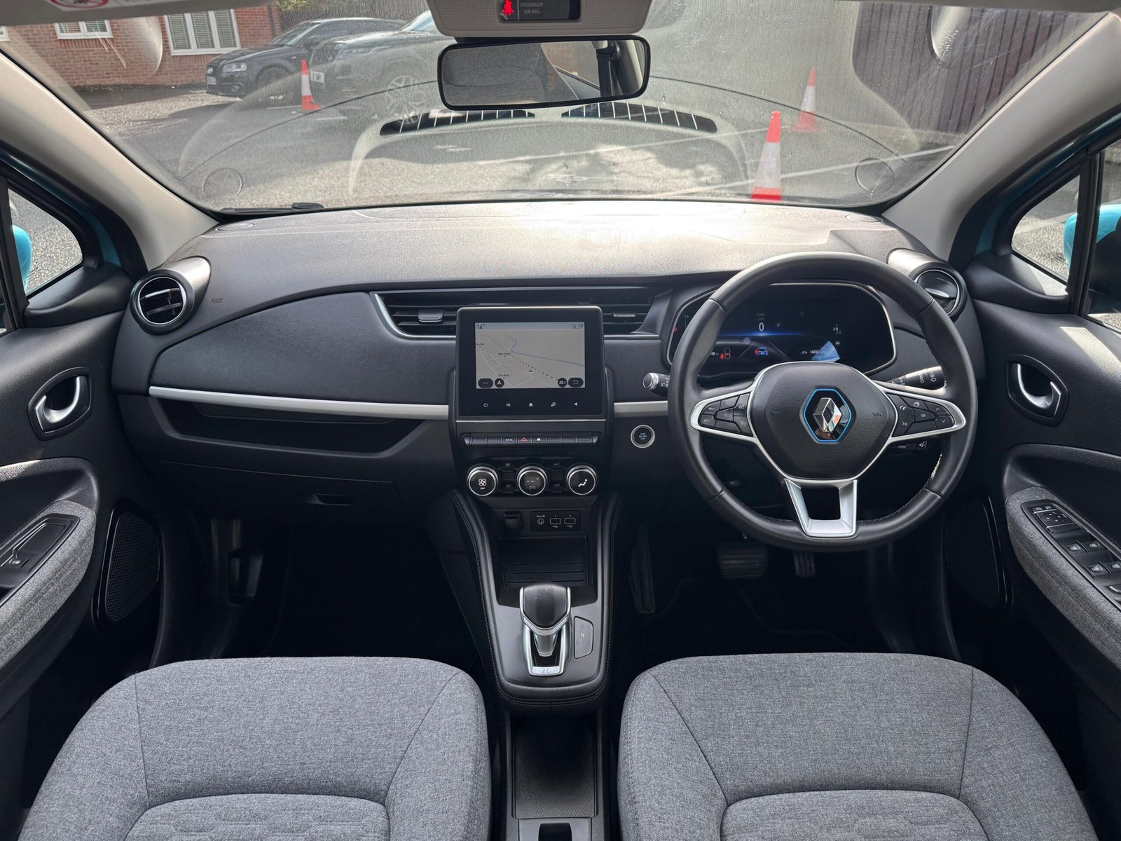 Renault Zoe – R135 52kWh Iconic