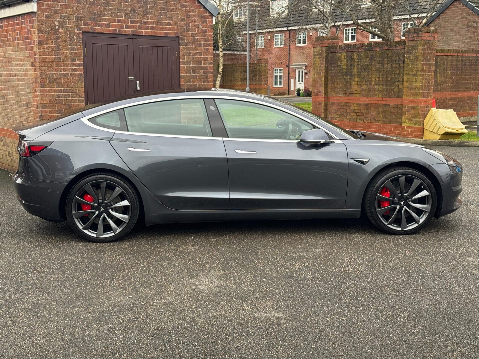 Tesla Model 3 – (Dual Motor) Performance  4WDE (Performance Upgrade) (449 bhp)