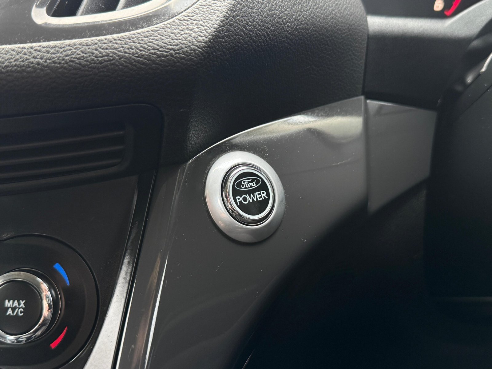 Ford Kuga – 2.0 TDCi Titanium AWD